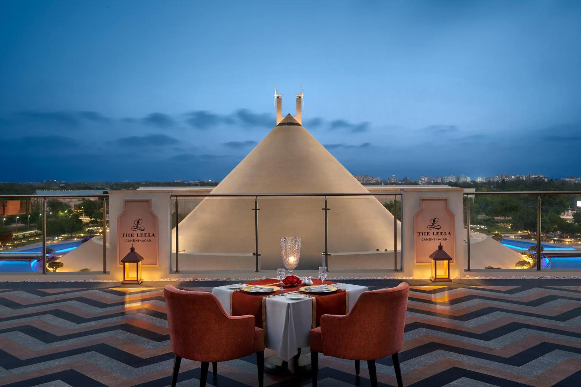 Hotel The Leela Gandhinagar Exterior foto