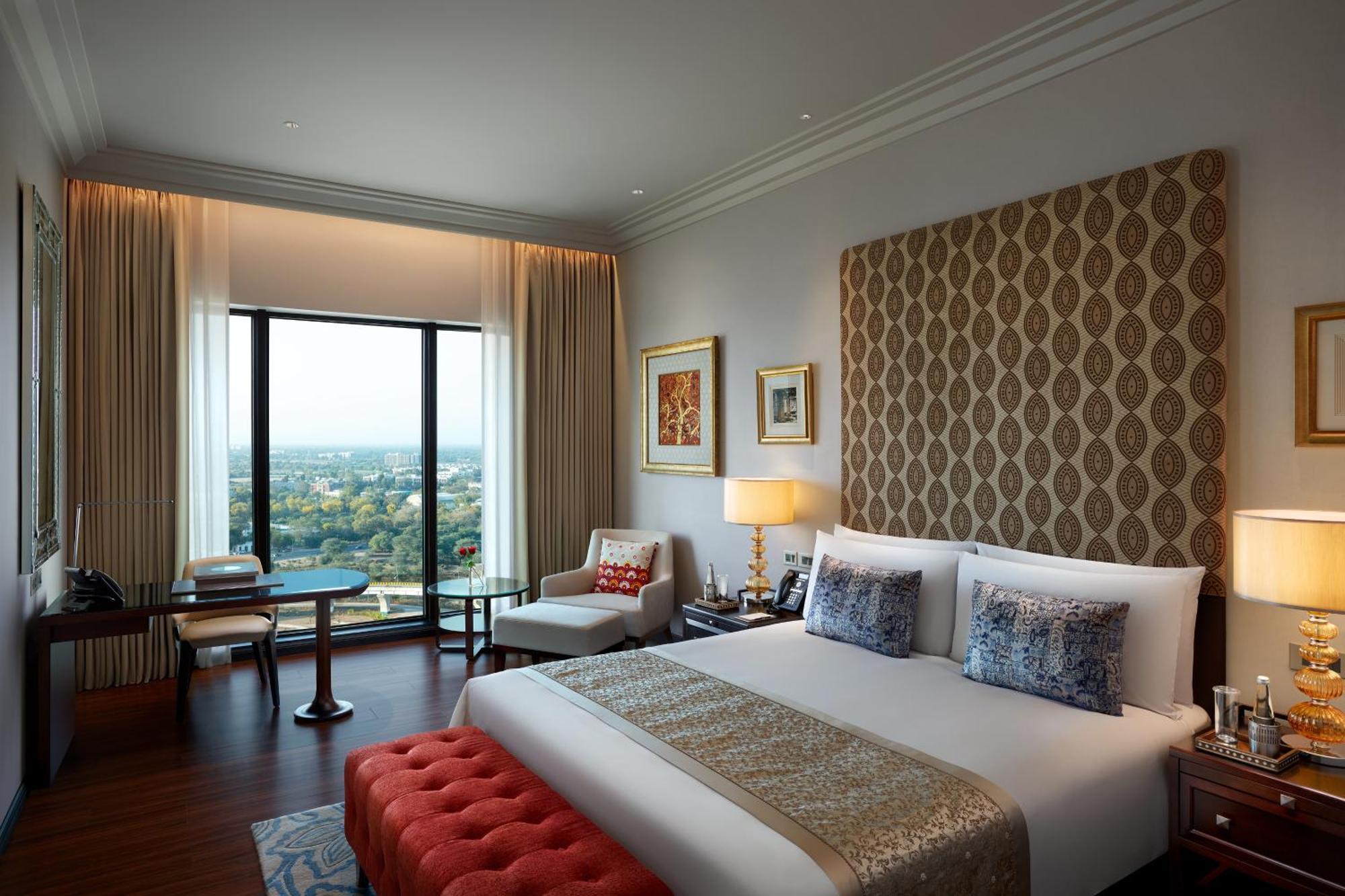 Hotel The Leela Gandhinagar Exterior foto